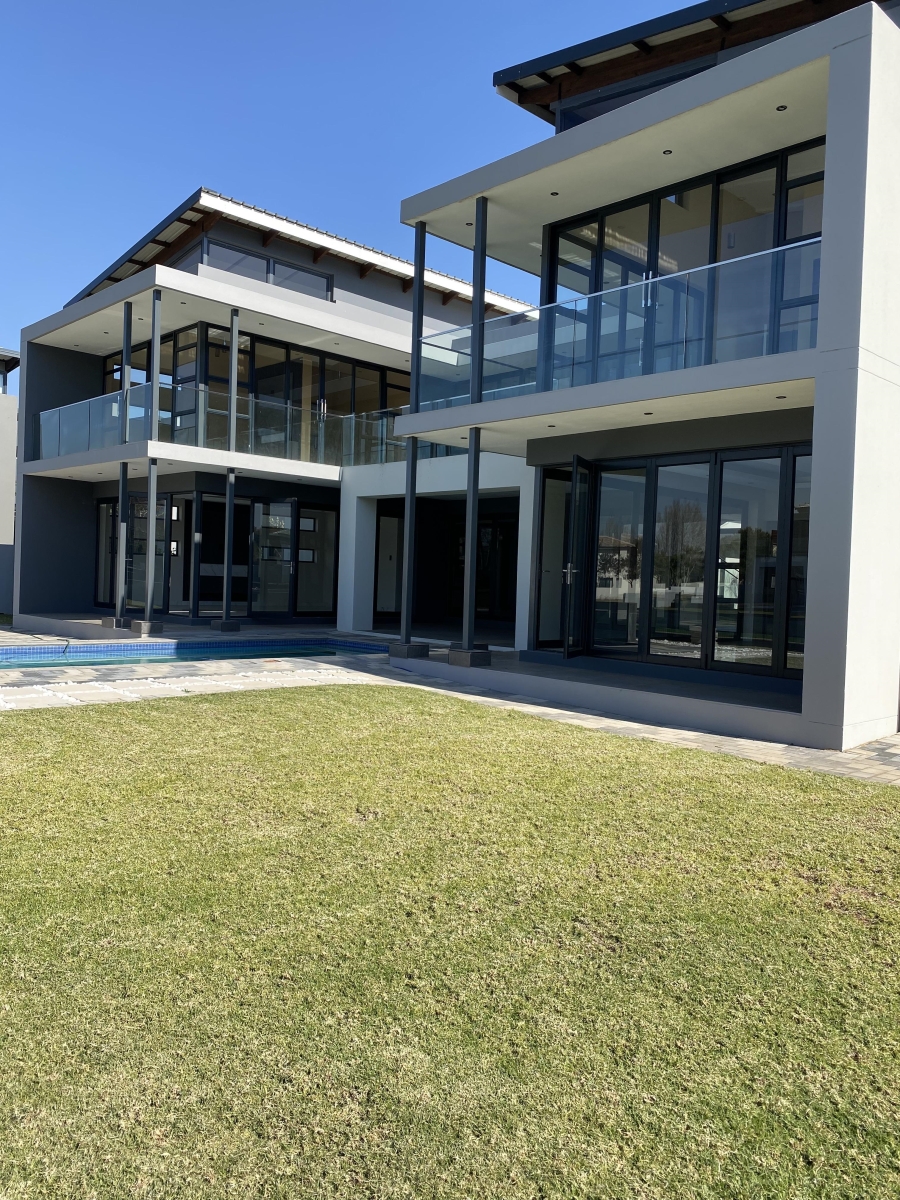 5 Bedroom Property for Sale in The Islands Estates North West